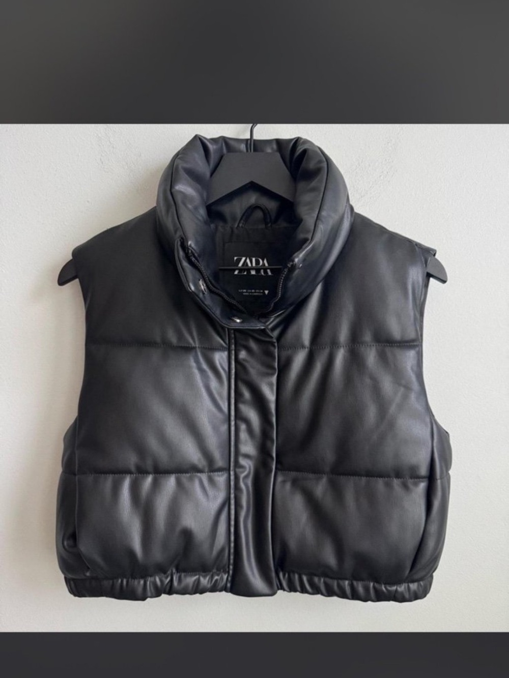 Zara Black Cropped Puffer Vest - Picture 2 of 6
